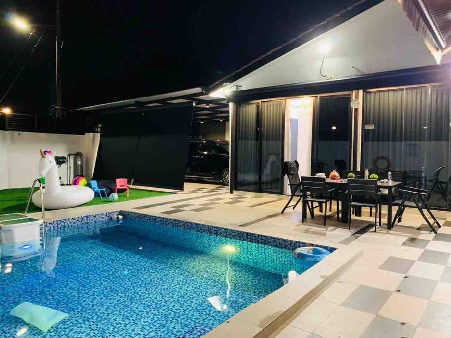 Abbie'S Private Pool Villa Bukit Mertajam Penang Extérieur photo