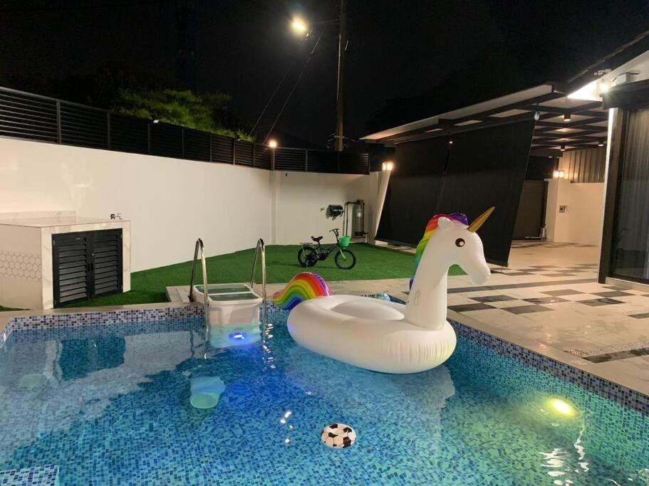 Abbie'S Private Pool Villa Bukit Mertajam Penang Extérieur photo