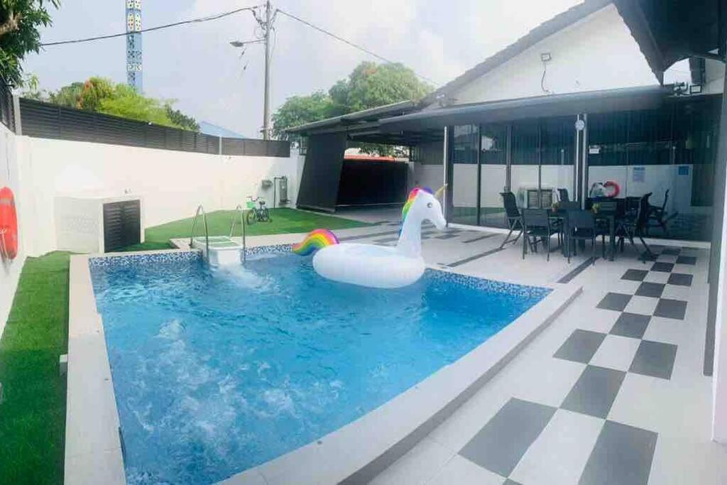 Abbie'S Private Pool Villa Bukit Mertajam Penang Extérieur photo